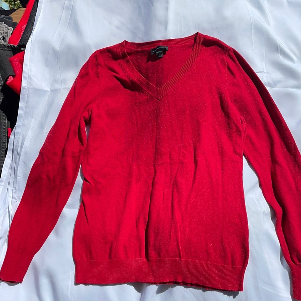 Ladies red v-neck sweater sz med. smoke free home